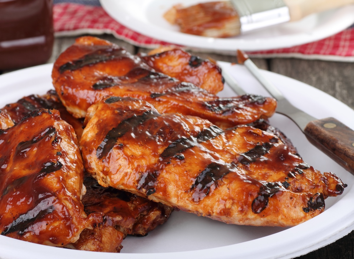 Closeup,Of,A,Pile,Of,Barbecue,Grilled,Chicken,Breasts,On
