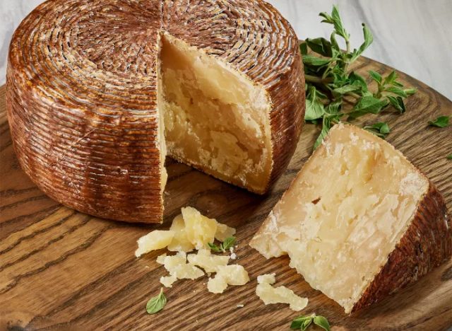 Fattoria Della Piana Pecorino Calabrese Cheese, Whole Wheek