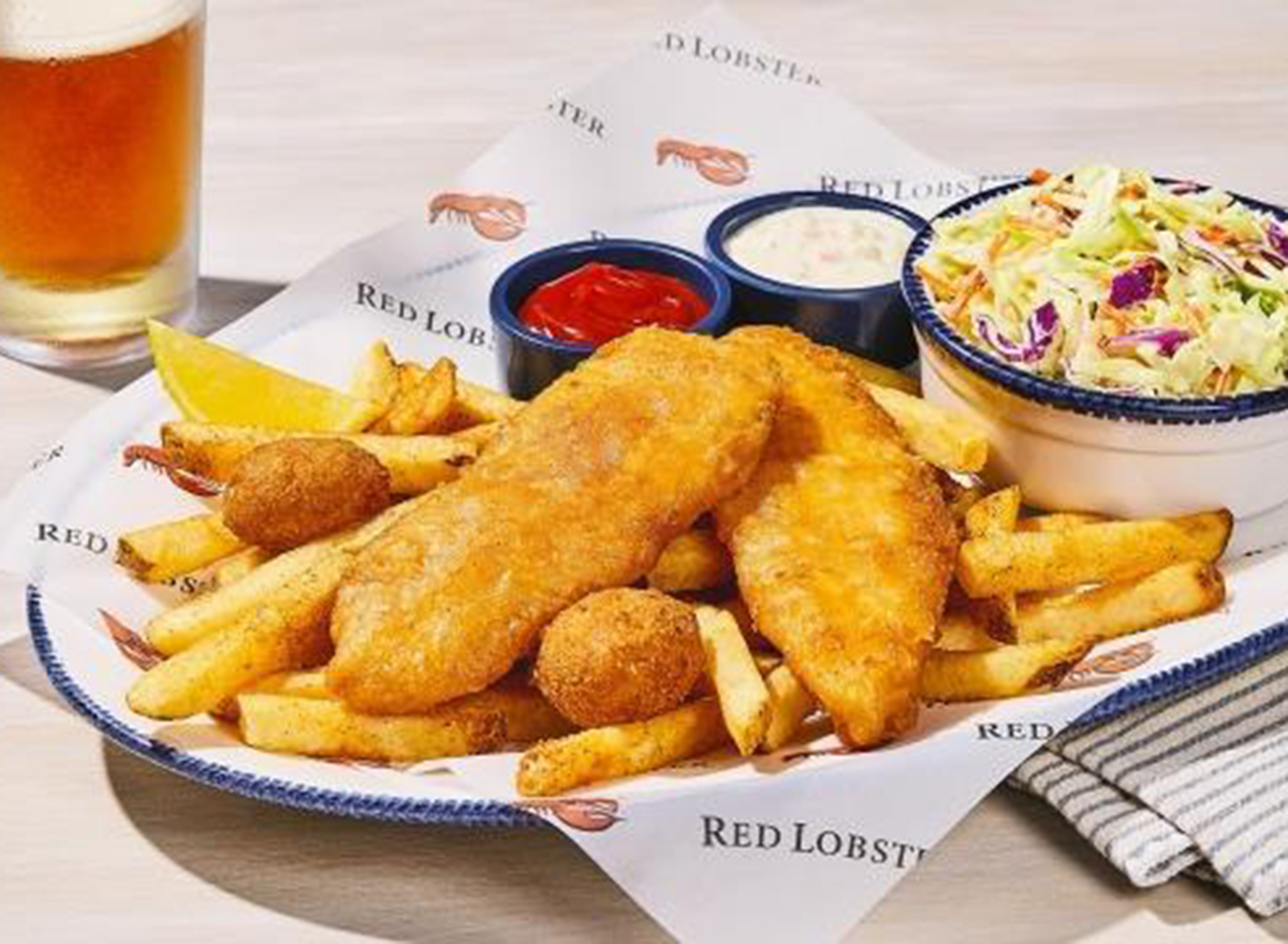 7 Restaurant Chains With the Best Fish and Chips, According to Seafood Fans