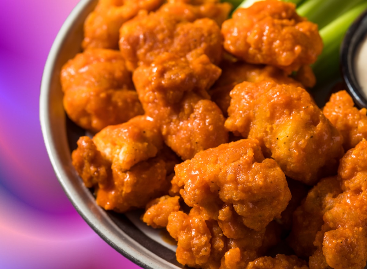Magenta, boneless, chicken, wings