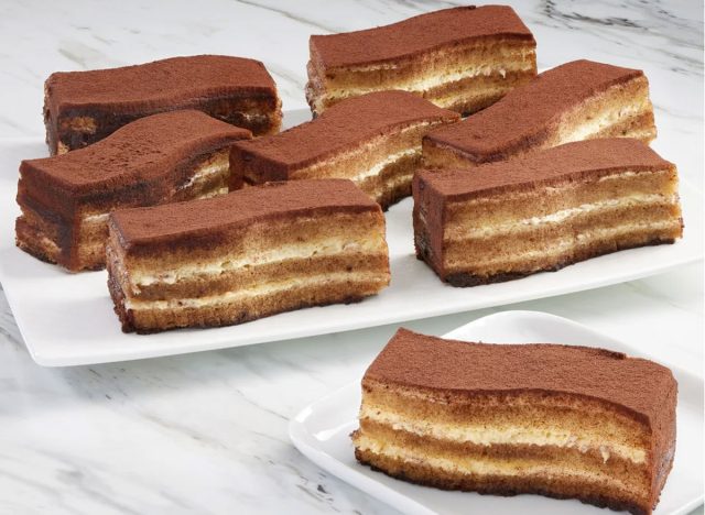 Classic Cake Tiramisu Sizzle-cut Cake