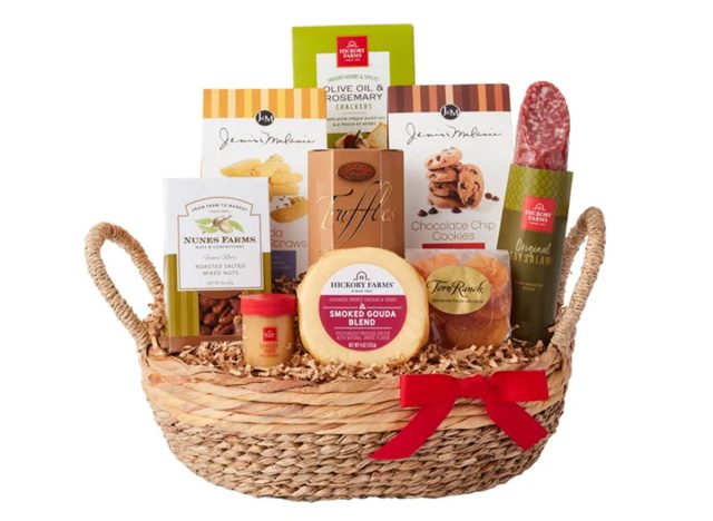 Hickory Farms Sweet & Savory Snacks Gift Basket