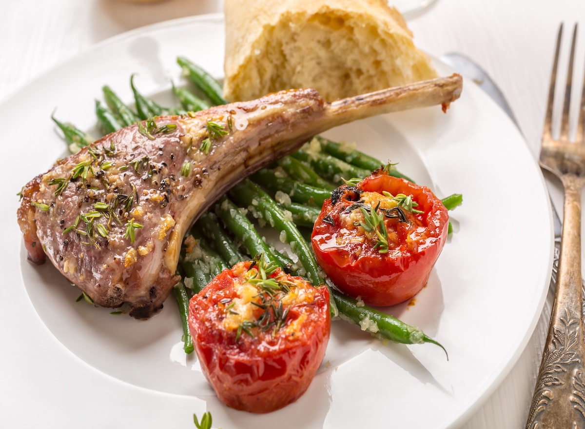 Roast,Lamb,Cutlets,With,Warm,Green,Beans,With,Shallots,Salad