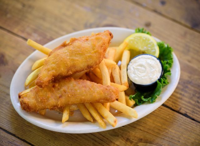 7 Restaurant Chains With the Best Beer-Battered Fish
