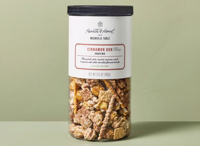 Christmas Cinnamon Bun Snack Mix