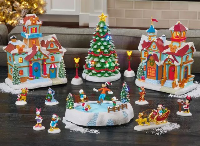 Disney Holiday Village, 13-piece Set