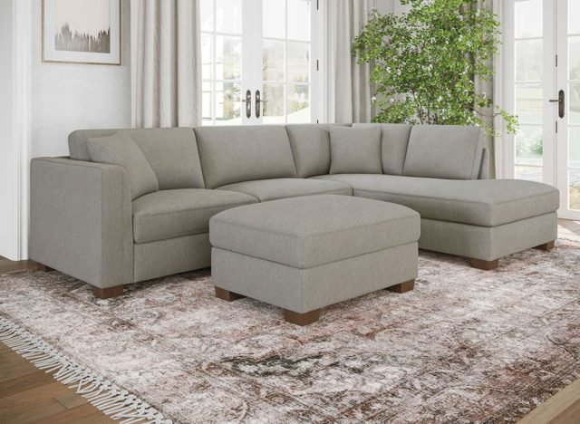 Thomasville Walsen Sectional with Storage Ottoman