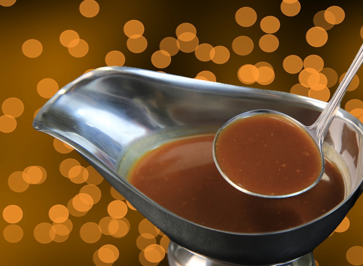 5 Restaurant Chains With the Best Gravy, According to Chefs