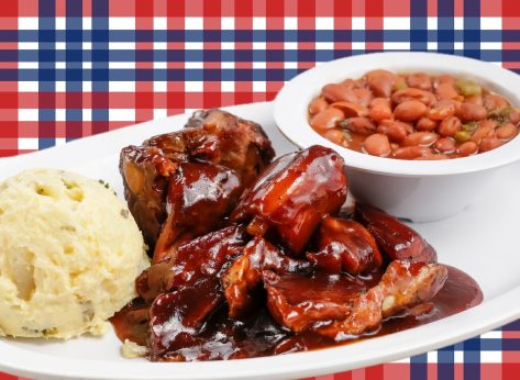 4 Restaurant Chains With the Best Rib Tips
