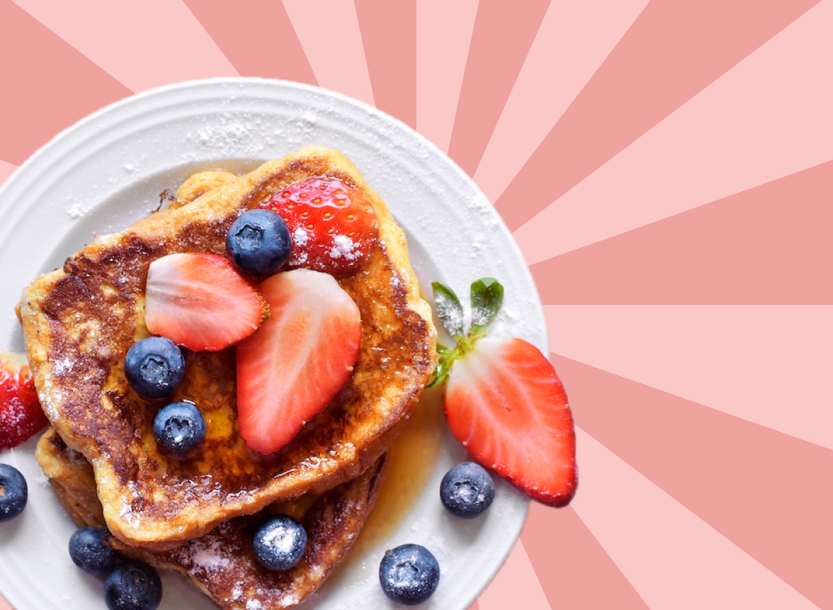 6 Restaurant Chains With the Best French Toast, According to Brunch Fans