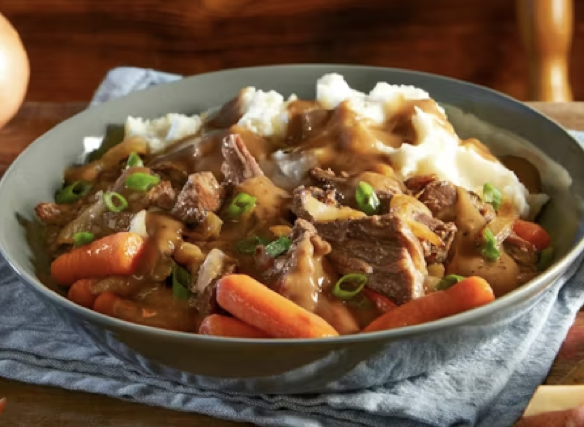 5 Chain Restaurants With the Best Slow-Cooked Pot Roast and Mashed Potatoes