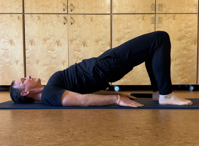 Five-Bedroom-exercises-4-Floor-Glute-Bridge-Top