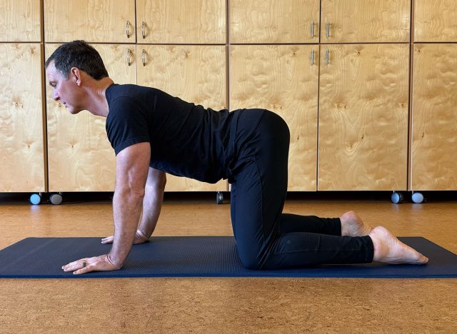 Five-Bedroom-exercises-6-Cat-Cow-Cow-Pose