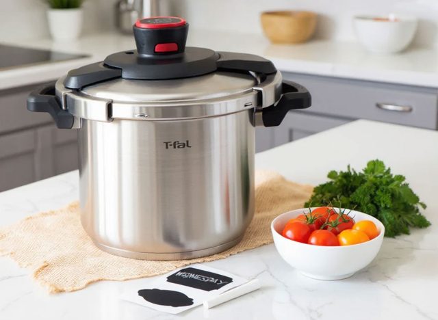 T-fal Clipso 8-quart Stainless Steel Stovetop Pressure Cooker