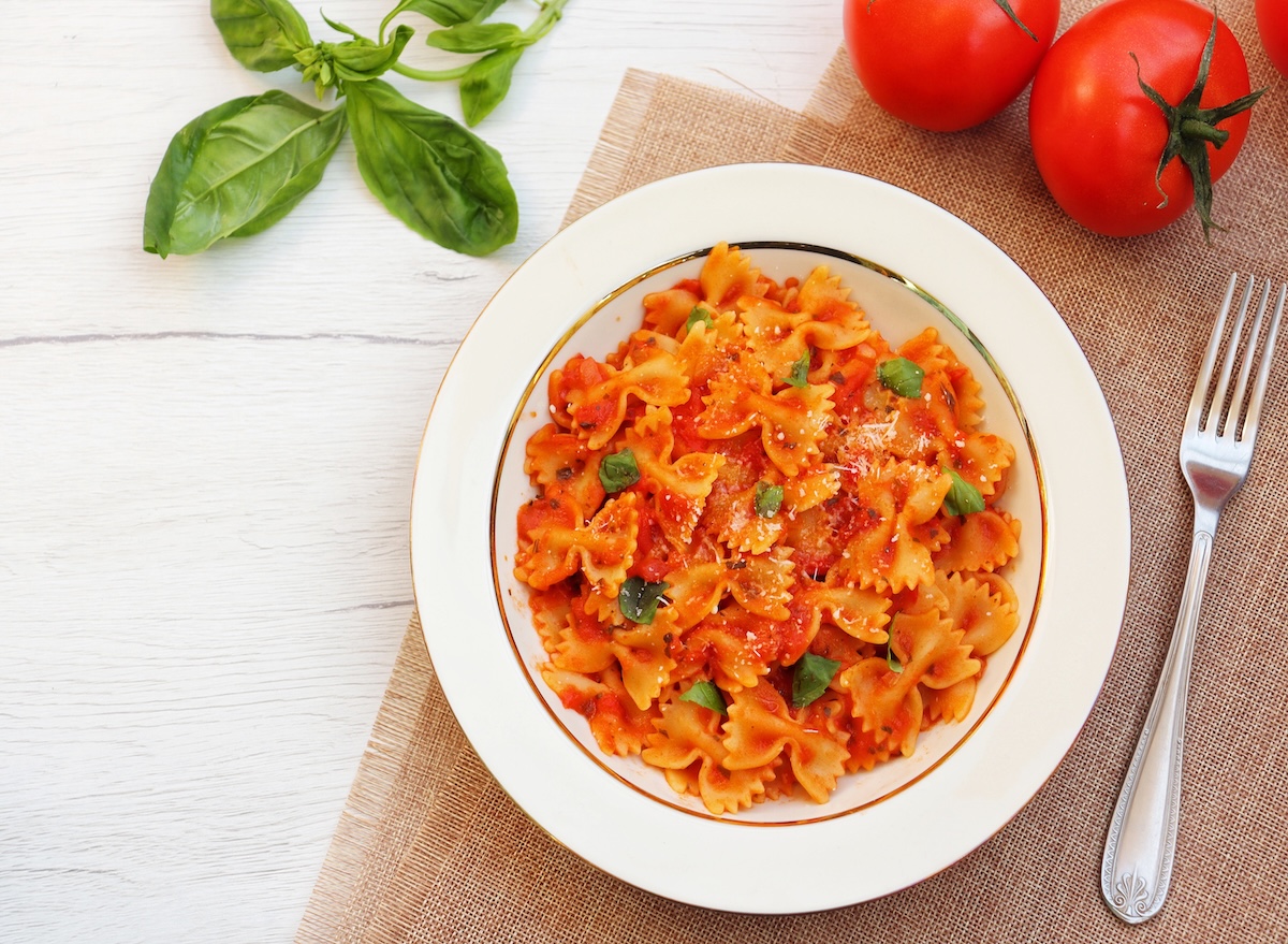 Classic,Italian,Pasta”farfalle,Al,Sugo,Di,Pomodoro”,Or,”farfelle,Pasta