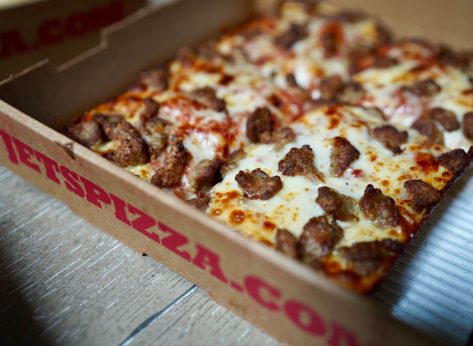 7 Best Sausage Pizzas at Chains