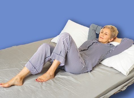 8-Minute Bed Routine for Stronger Hips