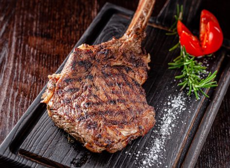 7 Chains Serving Steaks Big Enough to Share