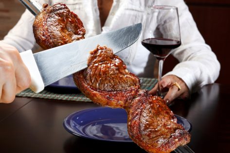 5 Chains Carving Roast Beef Tableside