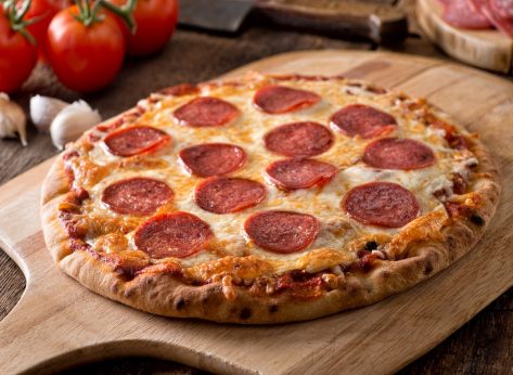 5 Frozen Pizza Brands With The Biggest Pies