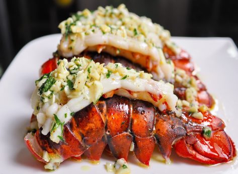 5 Chains With Lobster Tails Under $30