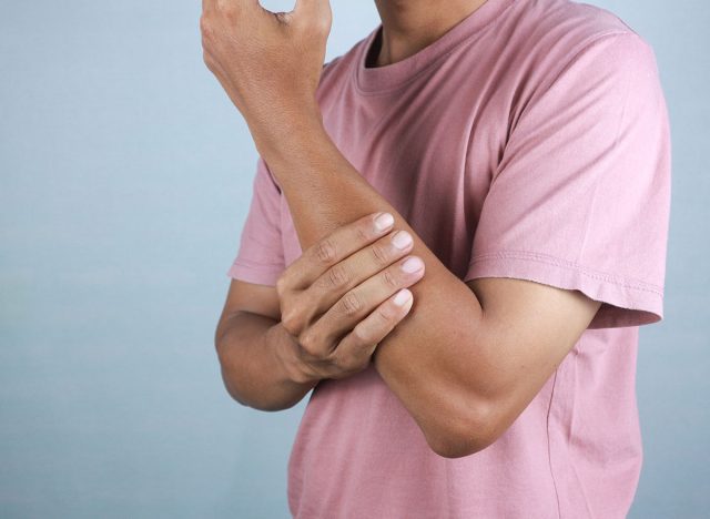 4 Standing Exercises That Smooth Arm Jiggle Faster Than Dumbbells After 50