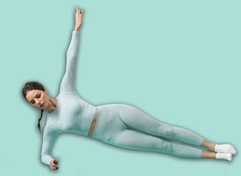 5 Morning Moves To Trim Belly Pouch After 50