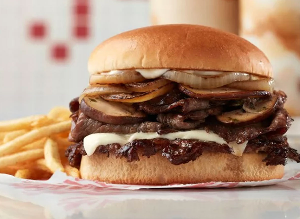 Freddy’s Prime Rib Steakburger
