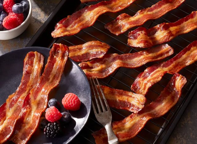 Nueske's Applewood Smoked Medium-Sliced Bacon