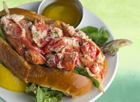 3 Best Chains for Lobster Rolls, Say Chefs