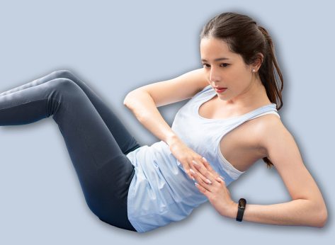 5 Bed Moves to Reduce Belly Pooch After 55