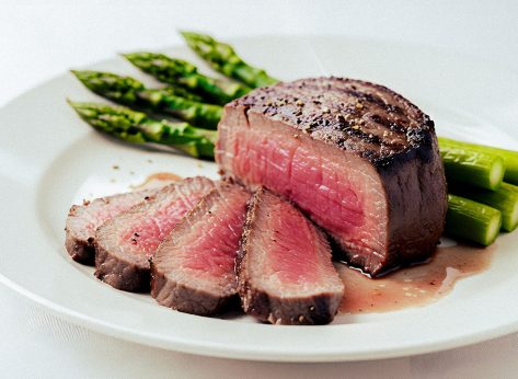 5 Steakhouses With Filet Mignon and Asparagus