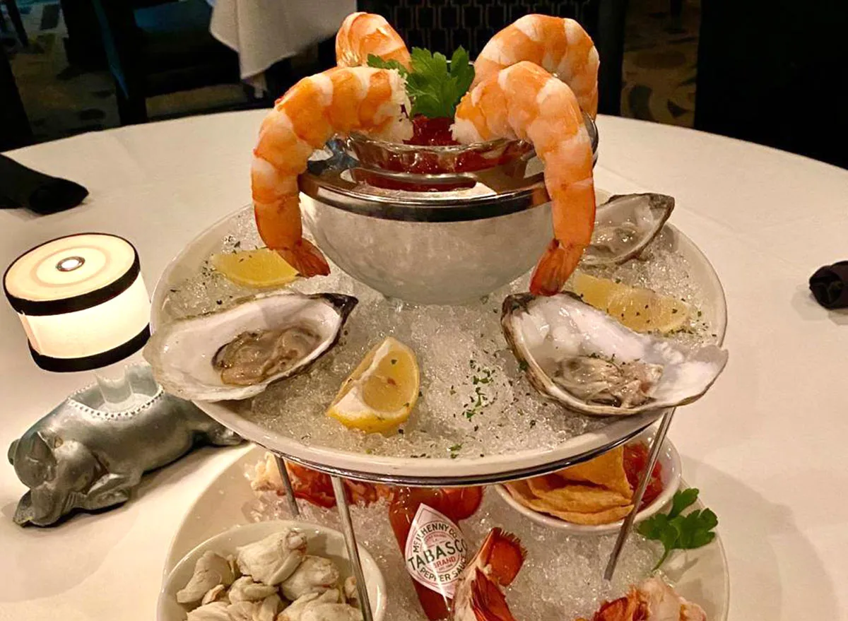 5 Popular Steakhouses Serving Award-Winning Seafood Platters
