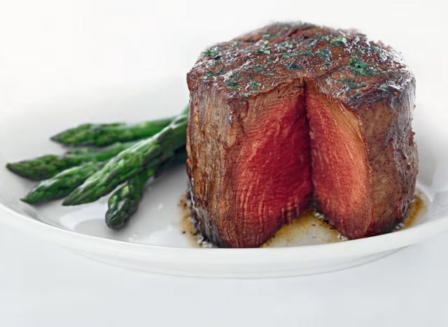 Ruth's Chris Steakhouse Filet Mignon With Asparagus