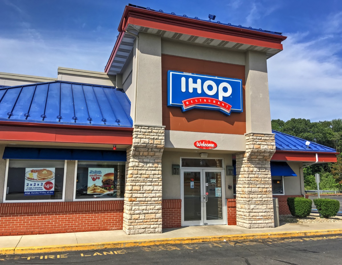 5 Best Chain Restaurants for Mother's Day, According to Chefs