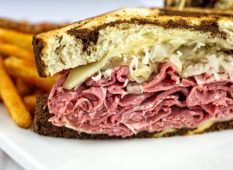 5 Chains Fans Say Have the Best Hot Pastrami