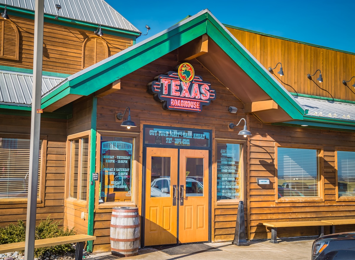 5 Best Texas Roadhouse “Country Dinners” at the Popular Steakhouse Chain