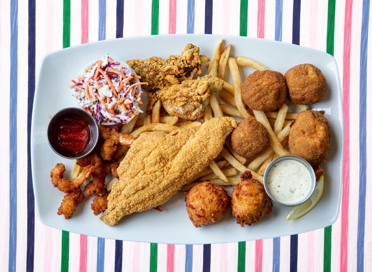 Cornmeal crunchy fried fish platter