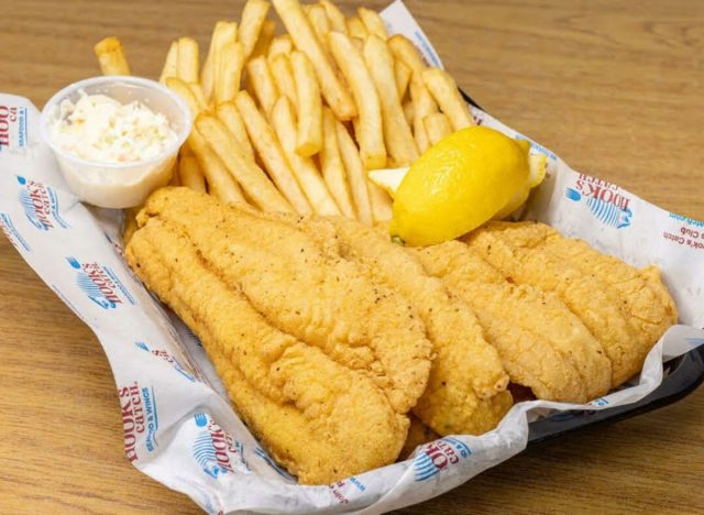 Hook Fish & Chicken Catfish Fillet Dinner