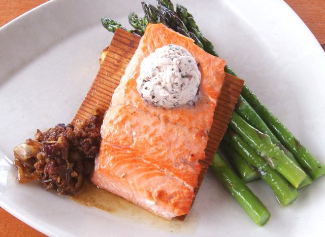 Ivar's Salmon House Cedar Plank Wild Alaska Sockeye Salmon