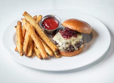 3 Chain Restaurants With the Best Wagyu Burgers, According to Chefs
