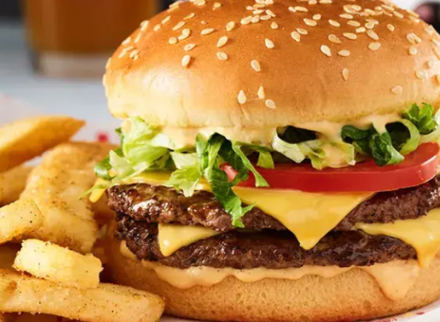 7 Burgers at Chain Restaurants Chefs Can’t Stop Talking About