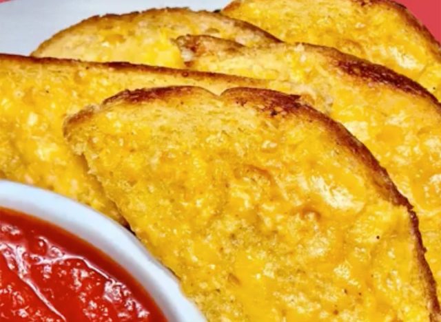 claim jumper garlic cheese toast