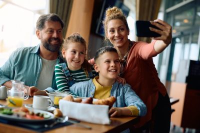 5 Best Family-Friendly Restaurant Chains, According to Chefs