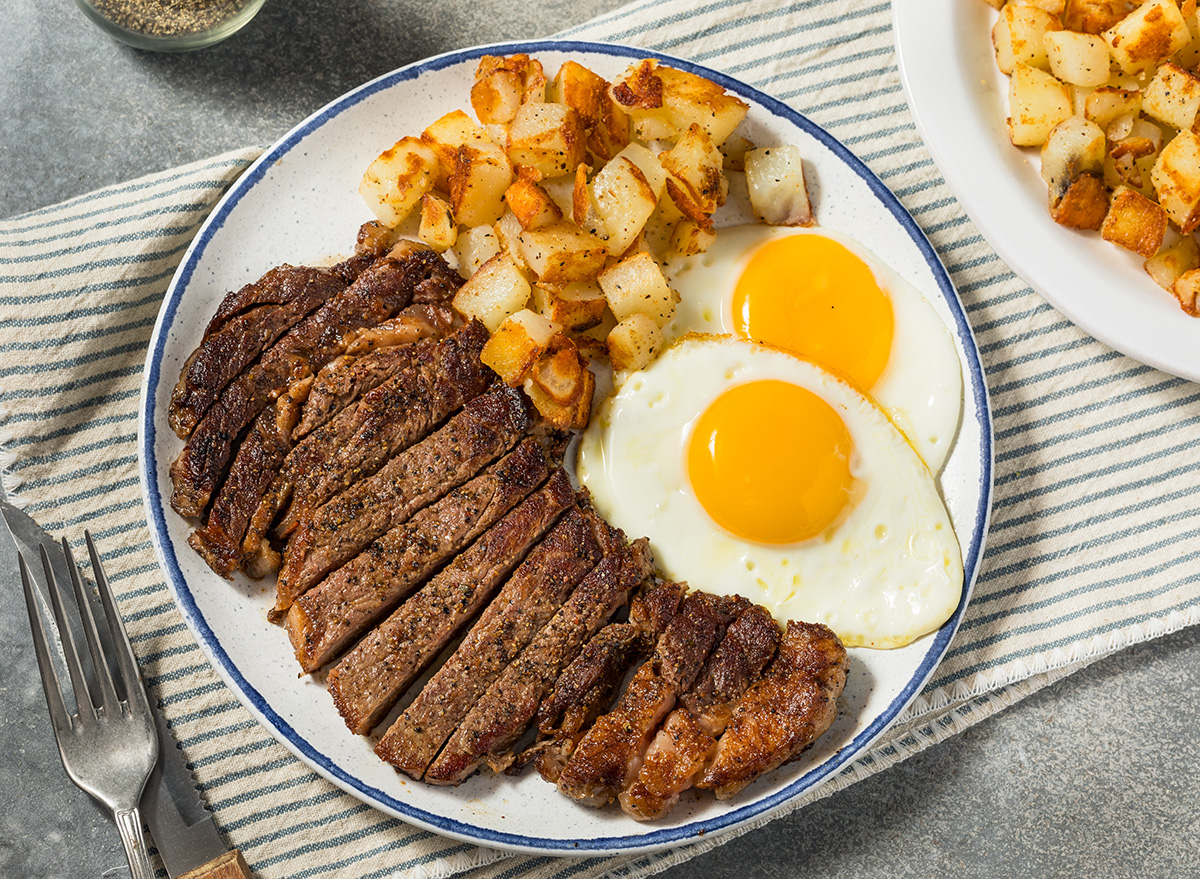 5 Restaurant Chains With the Best Steak and Hash Browns, According to Diners
