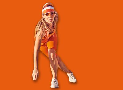 Athletic woman doing bodyweight HIIT skater exercise