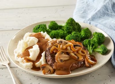 5 Restaurant Chains With the Best Salisbury Steak Dinners, According to Diners