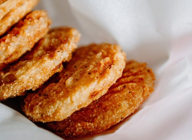 4 Chain Restaurants With the Best Fried Green Tomatoes, According to Chefs