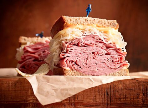 4 Chains With the Best Reuben Sandwiches