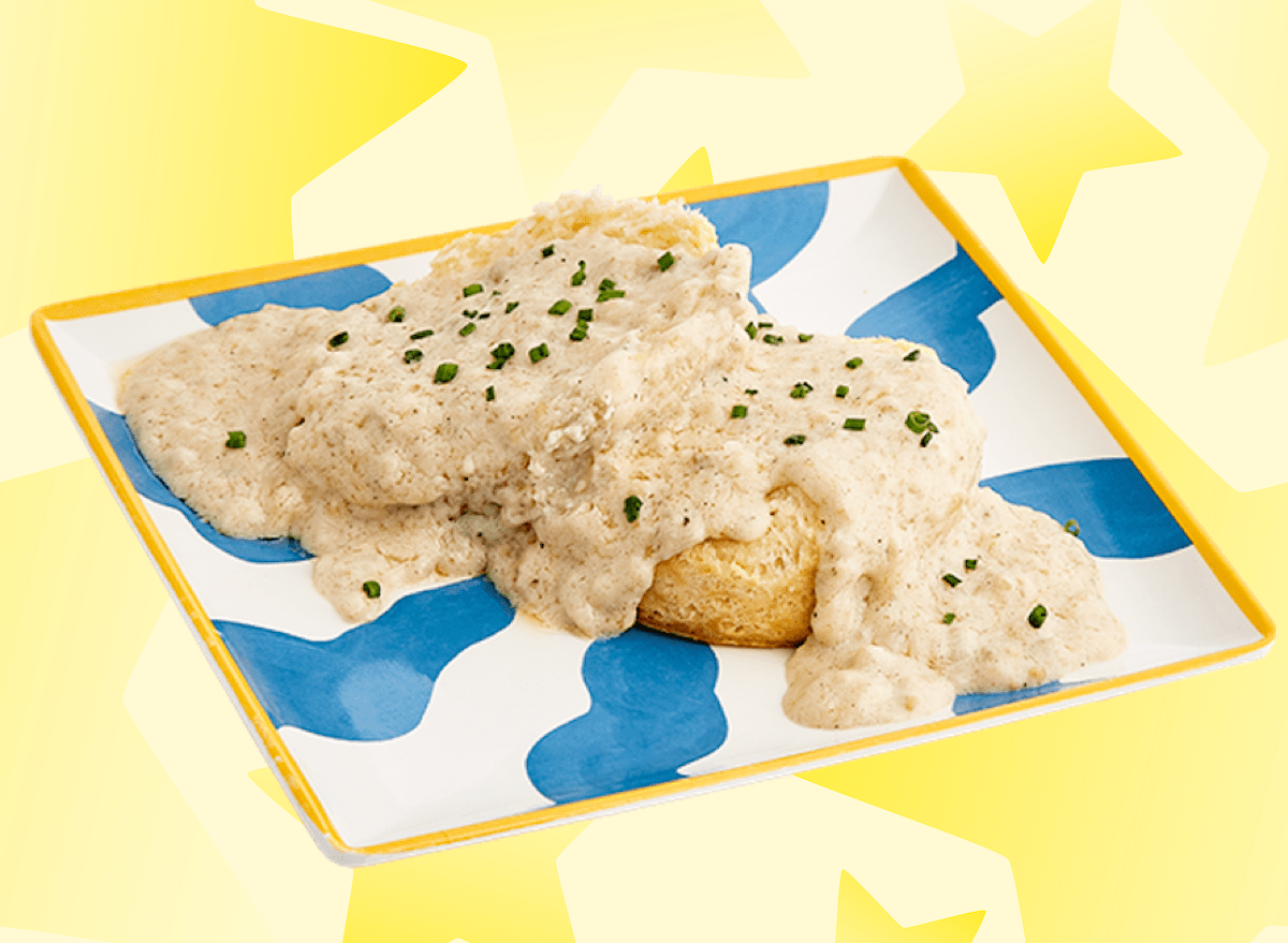 5 Chain Restaurants With the Best Sausage Gravy, According to Chefs